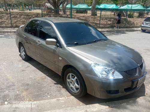 Imagen 2 de 5 de Mitsubichi Lancer 2011 Glx 1.6