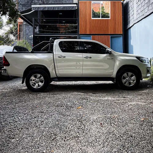Toyota Hilux 2.8 4x4