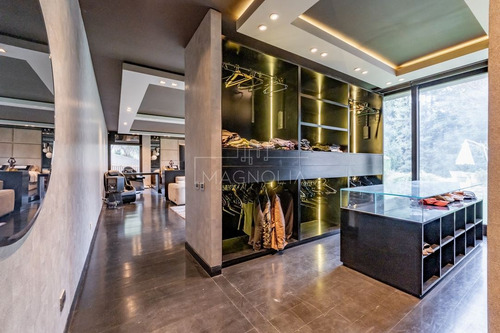 Casa En Arriendo De 6 Dorm. En Lo Barnechea