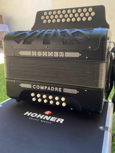 Acordeon Hohner Compadre Tono De Fa