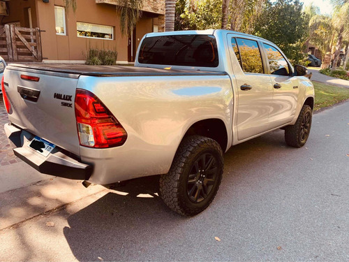 Toyota Hilux 2.8 Cd Srx 177cv 4x4 At 2016