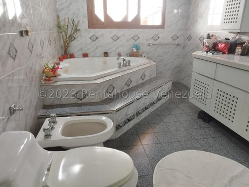Imagen 21 de 30 de Casa En Alquiler Colinas De Los Chaguaramos 23-18517 Katy
