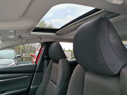 Imagen 6 de 14 de Mazda 3 Sedan Sport 7695