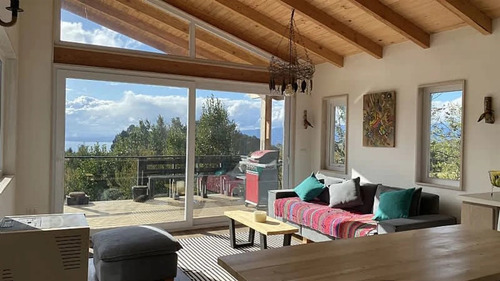 Casa En Venta De 2 Dorm. En Pucón
