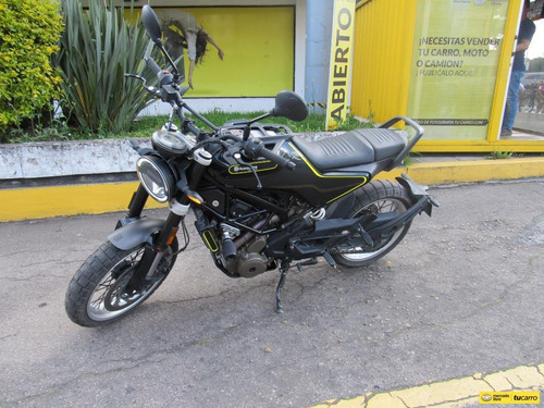 Imagen 25 de 25 de Husqvarna Svartpilen 401