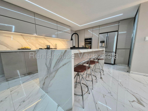 Maravilloso Y Completamente Remodelado Apartamento En Venta Con Inmejorable Ubicación Colinas De La Tahona