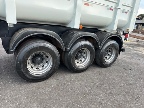 Carreta Semi Reboque Randon 25 Metros Com Pneus