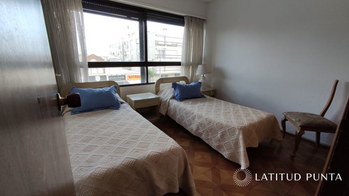 Imagen 28 de 30 de Apartamento En Península, 3 Dormitorios Más Dependencia