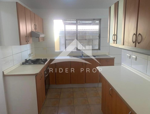 Condominio Camino Del Canelo - Alto Macul / Como Nueva