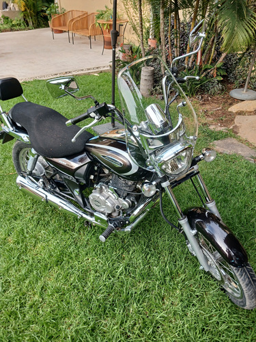 Moto Bajaj Avenger 220,