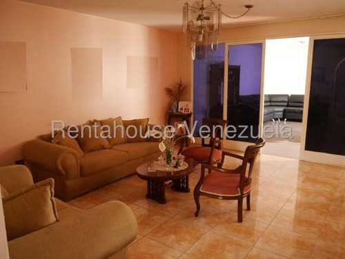 Dennymar, Vende Hermosa Casa En Exclusivo Conjunto Privado Del Este De Barquisimeto. Consta De 2 Niveles Un Anexo Totalmente Independiente Y Con Todos Los Servicios Básicos B5a14386