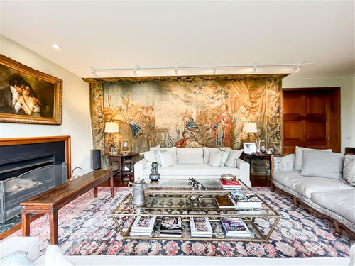 Casa En Venta De 6 Dorm. En Lo Barnechea