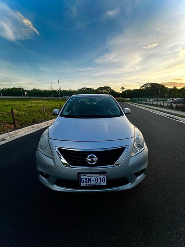 Imagen 3 de 8 de Nissan Versa 2012 Japon