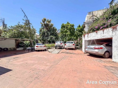 Departamento En Venta De 5 Dorm. En Concepción