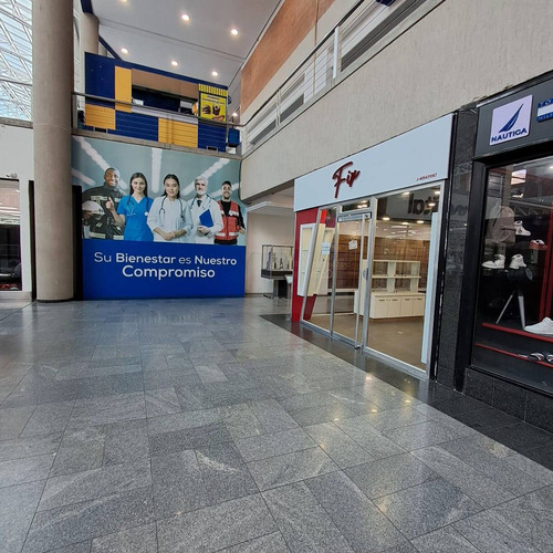 Se Alquila Local Comercial En C.c. Cristal, Naguanagua | Ap