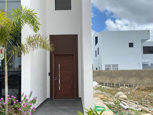 Casa Con Piscina En Venta En Punta Cana