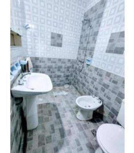 Imagen 7 de 10 de Gran Oportunidad! Casa De 2 Dormitorios En Ph | B. 7 Jefes