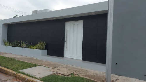 Imagen 1 de 28 de Casa De Esquina En Venta En Urbanización El Bosque Con Vigil