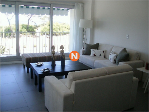 Apartamento En Venta Y Alquiler, Mansa, Punta Del Este, 2 Dormitorios.- Ref: 5653