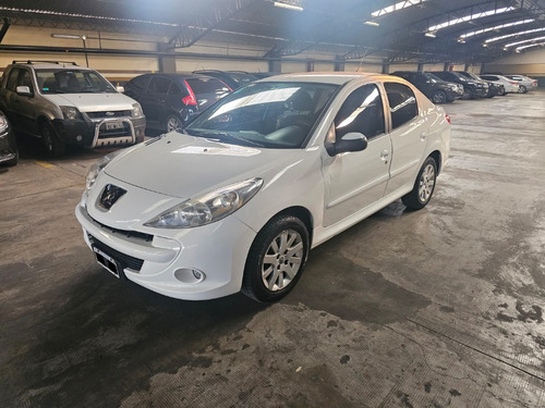 Peugeot 207 1.4 Sedan Allure 75cv