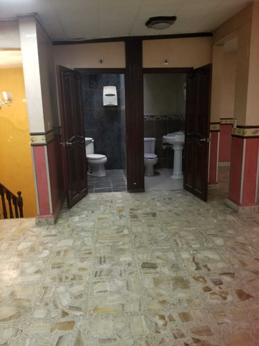 Jardines De Cerro Gordo, Ecatepec, Edo. De Méx., Casa Con Local En Renta.