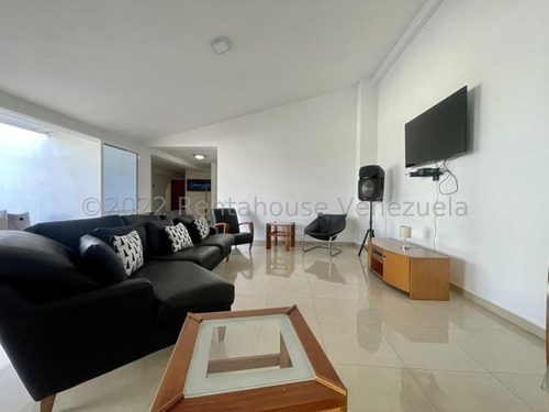 Imagen 2 de 30 de Mls #22-28102 Hermoso Y Moderno Penthouse Duplex Con Increíble Vista, Es Un Piso Completo. Afm