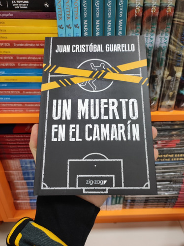 Libro Un Muerto En El Camarín - Juan Cristóbal Guarello 