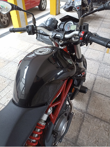 Benelli Tnt 300
