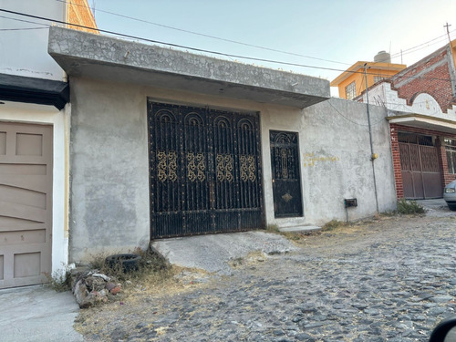 Casa Con 2 Recamaras Estacionamiento 2 Autos Baño Patio Cocina Integral