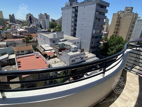 Imagen 6 de 22 de Semipiso De 3 Ambientes Al Frente Con Dos Balcones.