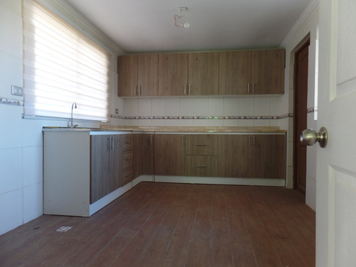 Casa Muy Amplia Para Empresas Y/o Habitacional
