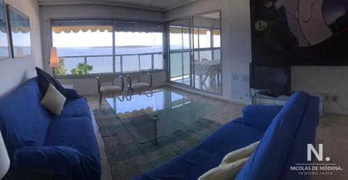 Venta Apartamento 2 Dormitorios Y Dep En Playa Mansa Frente Al Mar!