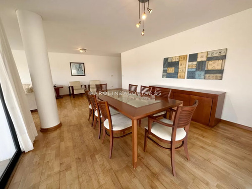 Apartamento En Venta En Primera Linea De Brava De 3 Dormitorios Edificio Arenas Blancas, Punta Del Este.