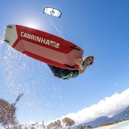 Imagen 3 de 8 de Tabla Kitesurf Cabrinha Spectrum 2020 + Straps H1 Completa