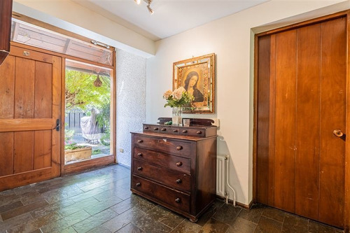 Imagen 1 de 24 de Casa De 5 Dorm + Servicios. Colegios Everest Y Santiago