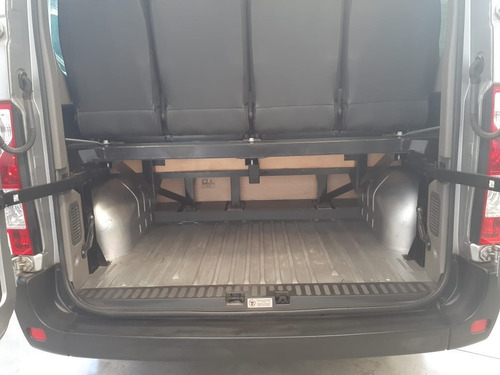 Master Executive 2018 Prata 60 Mil Km