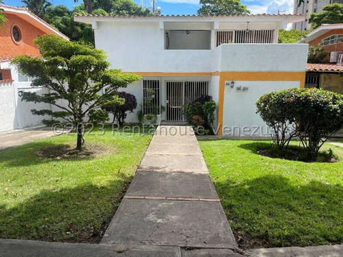 Marydoll Mogollon Vende Comoda Casa Ubicada En Prestigiosa Urbanizacion De La Zona Este Barquisimeto-lara*/