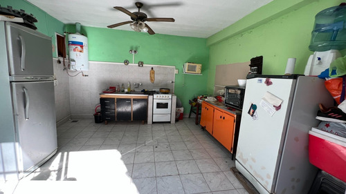 Imagen 3 de 8 de Casa Ph De Dos Ambientes En Venta En Ituzaingó Norte