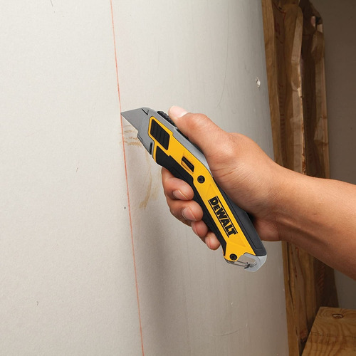 Navaja Retractil Mango Bimaterial Premium Dewalt Dwht10295