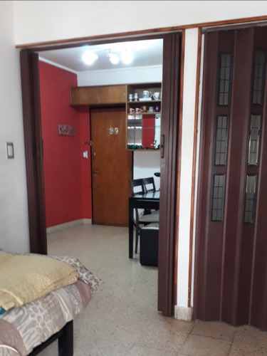 Imagen 6 de 9 de 1 Amb Y Medio Con Balcon A La Calle- En Centro