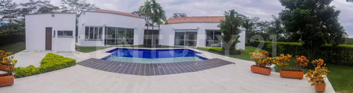 Venta Casa Campestre En Condominio Santa Teresita En Restrepo - Meta