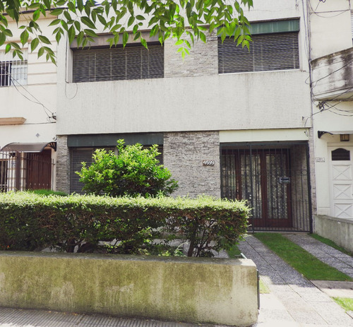 Casa Padrón Único Con Buen Patio A Pasos De La Rambla