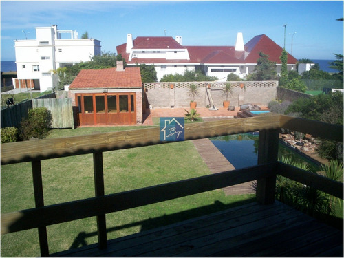 Casa En Punta Del Este, Pinares- Ref: 1077