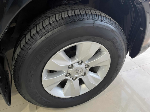 Imagen 10 de 11 de Toyota Hilux 2016 2.8 Cd Srv 177cv 4x2