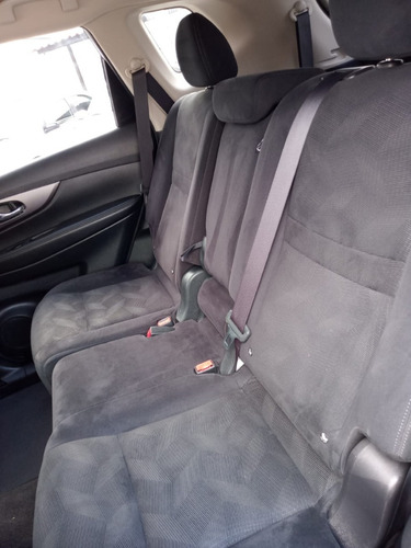 Imagen 13 de 15 de Nissan Xtrail Advance 3 Filas 2017