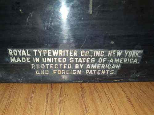 Maquina De Escribir Royal - Antigua (Usado)