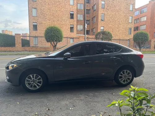 Mazda 3 2.0 Touring