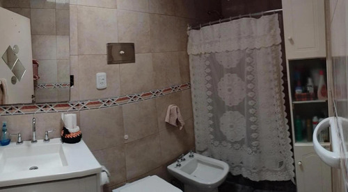 Casa En Venta - 4 Dormitorios 2 Baños - Cochera - 240mts2 - Tunuyán