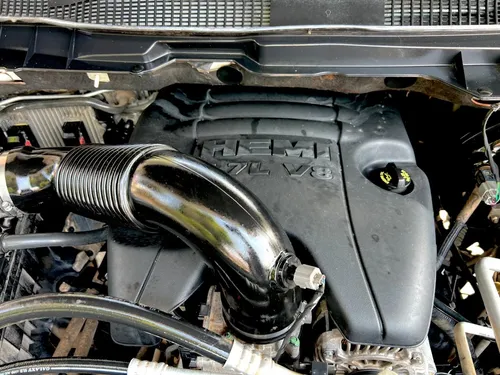 Dodge Ram 1500 5.7 Pickup Quad Cab Slt Aa 4x4 At