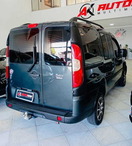 Imagem 8 de 10 de Fiat Doblo Essence 1.8 2013